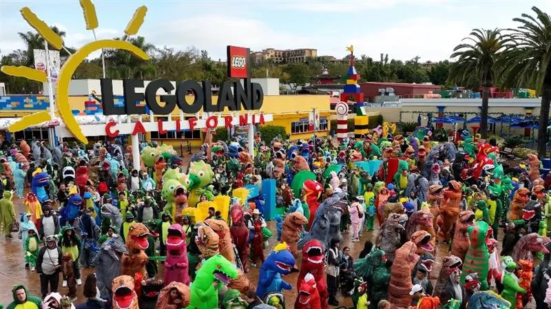 LEGOLAND® California Resort Breaks World Record for Largest Dinosaur Costume Party and Announces Opening Date for Dino Valley 